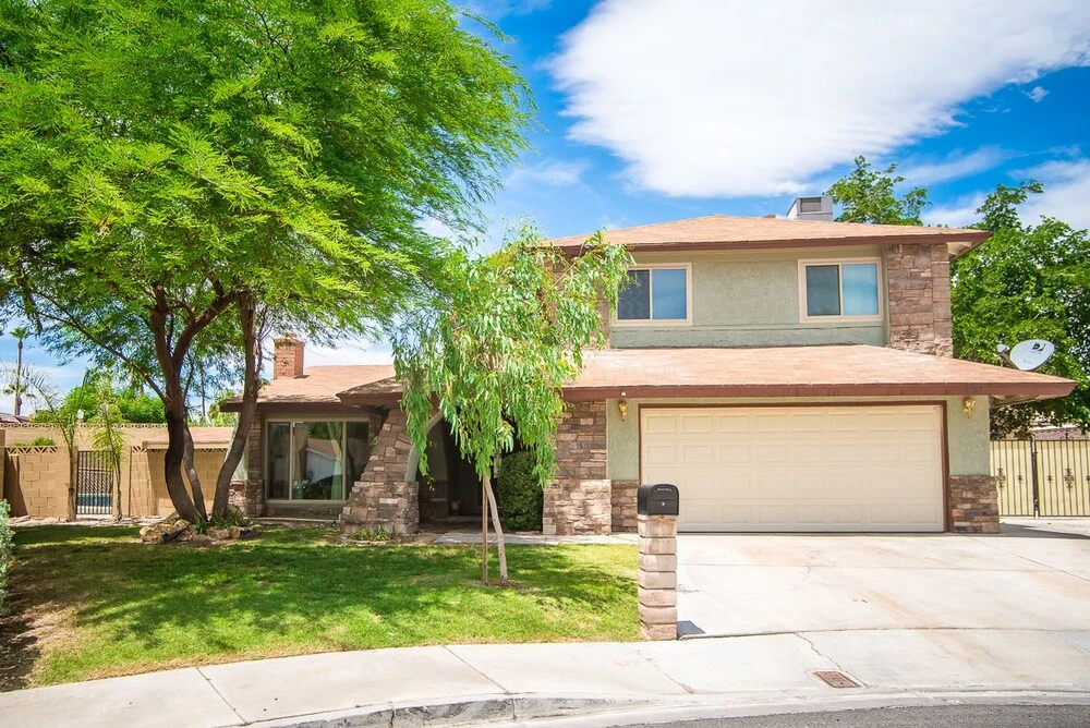 Retro Vegas Utopia Sleeps 14 with Pool