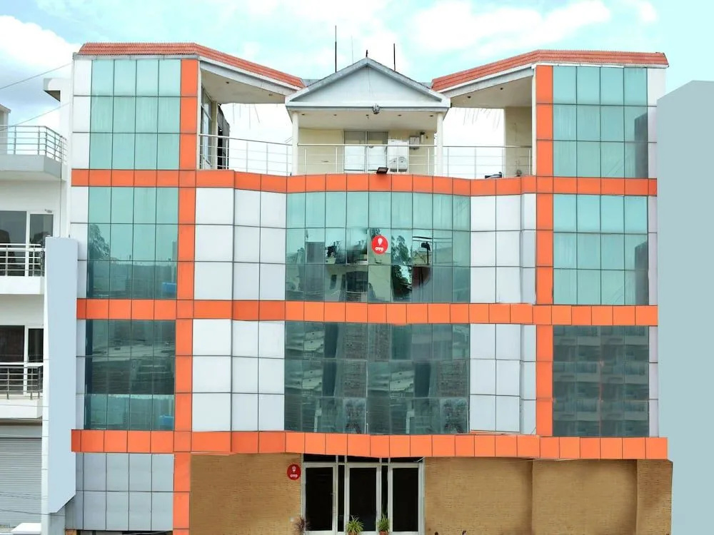 OYO 6463 Hotel Dove