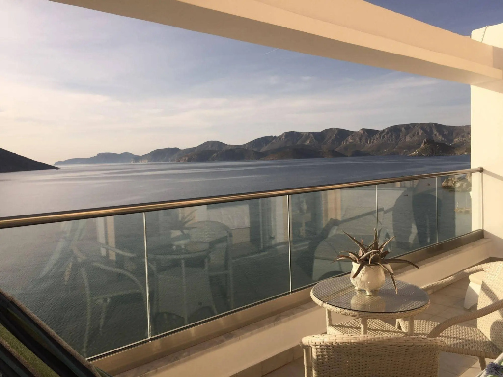 Balcony & Terrace