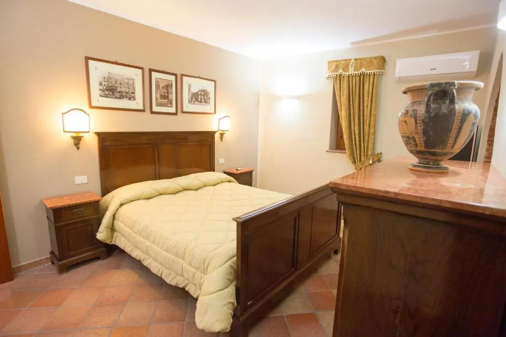 Economy Triple Basement room