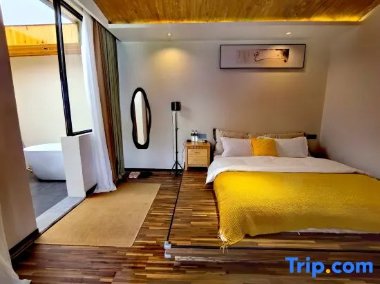 Standard Double room with view (full double bed)