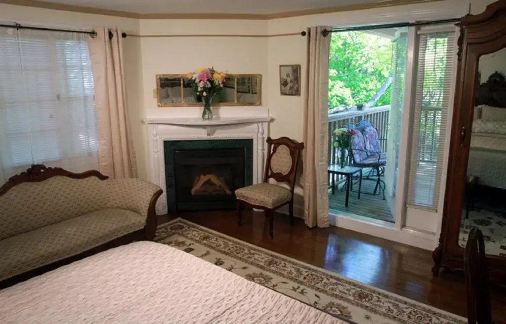 Ivy Manor Inn Village Center - Chambres