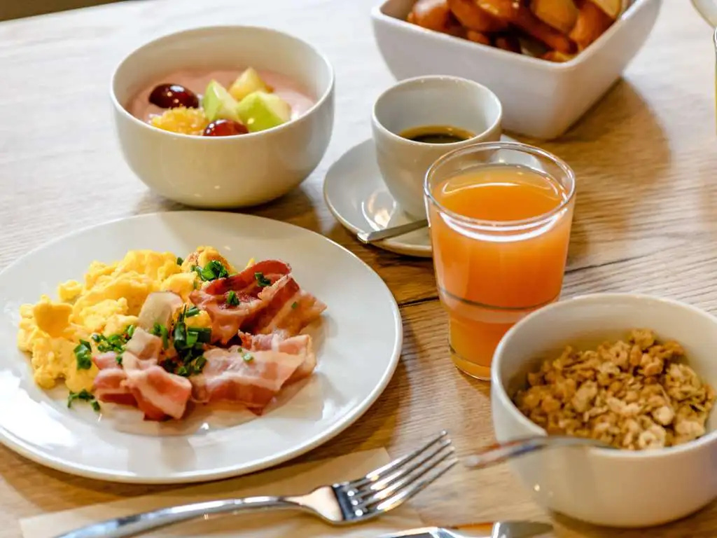 Food & Beverage