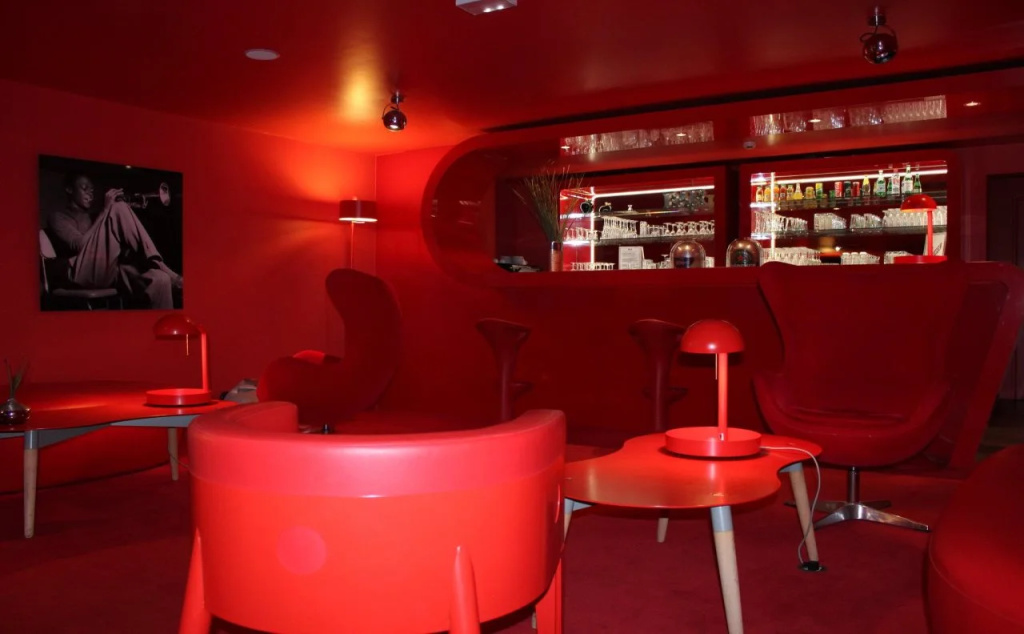 Lobby & Reception