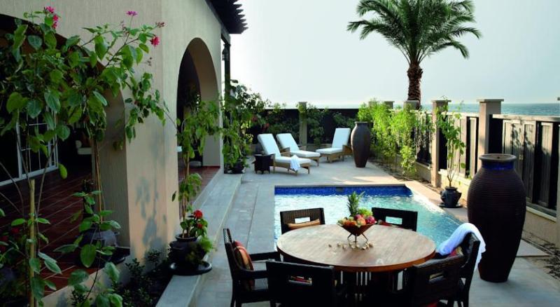 Anantara Desert Islands Resort & Spa