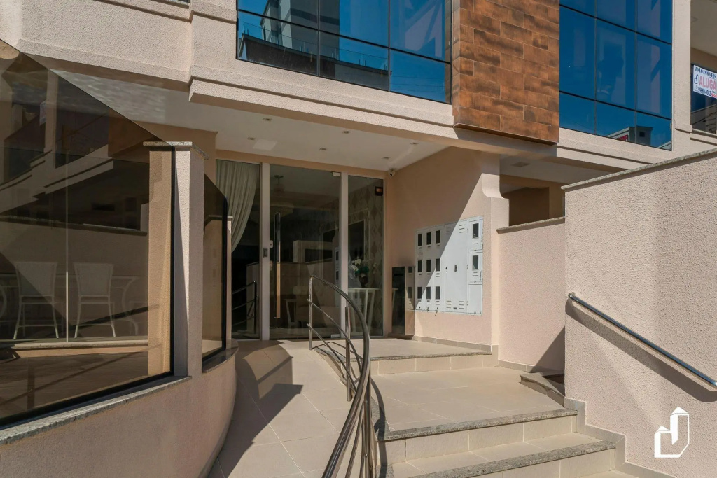 Apartamento Com 02 Dormitórios