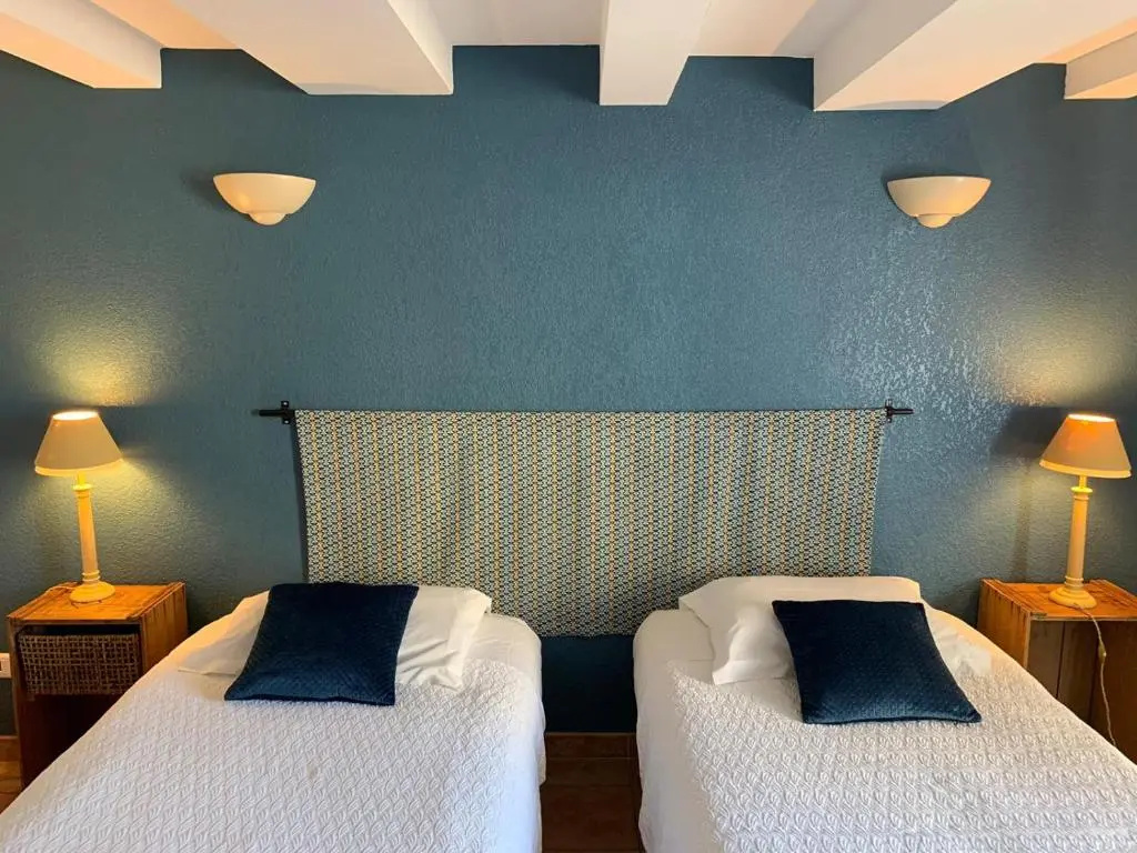 Standard Double room with garden view (full double bed)