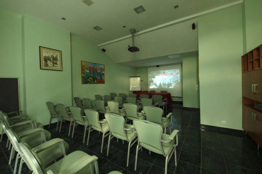 Hotel Villa Dvor picture