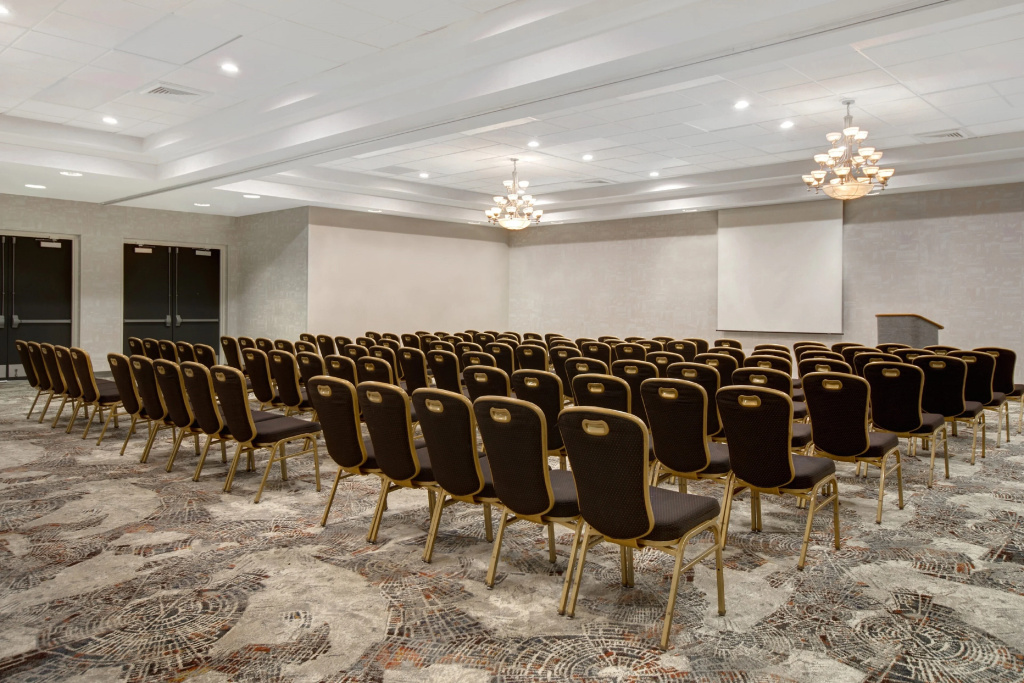 Crowne Plaza Auburn Hills by IHG - Général