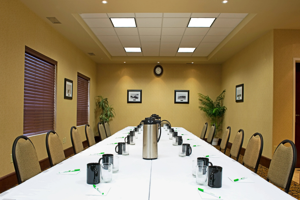 Holiday Inn Hotel & Suites Lloydminster by IHG - Général