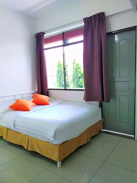 Standard Double room with balcony (full double bed)