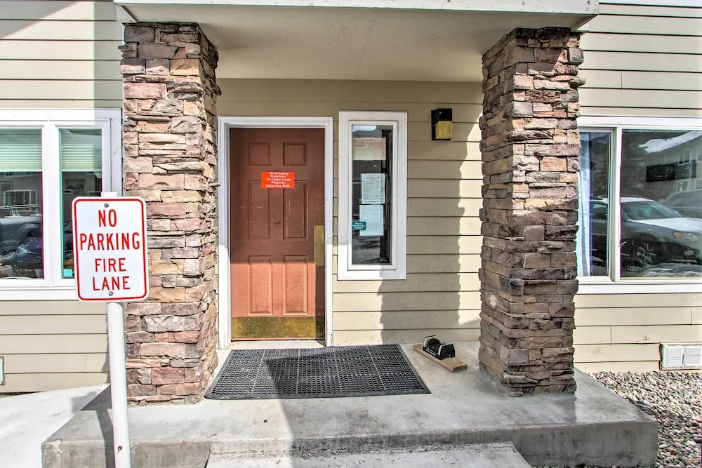 Cozy Montana Condo w/ Walk to Big Sky Resort!