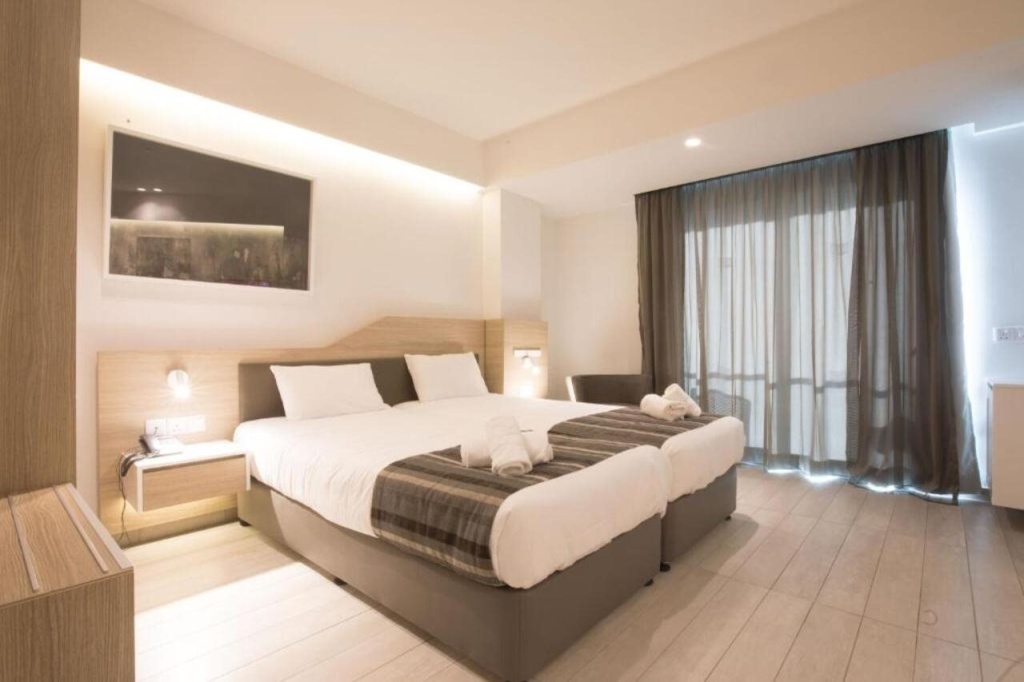 Отель Evalena Beach Hotel в Паралимни