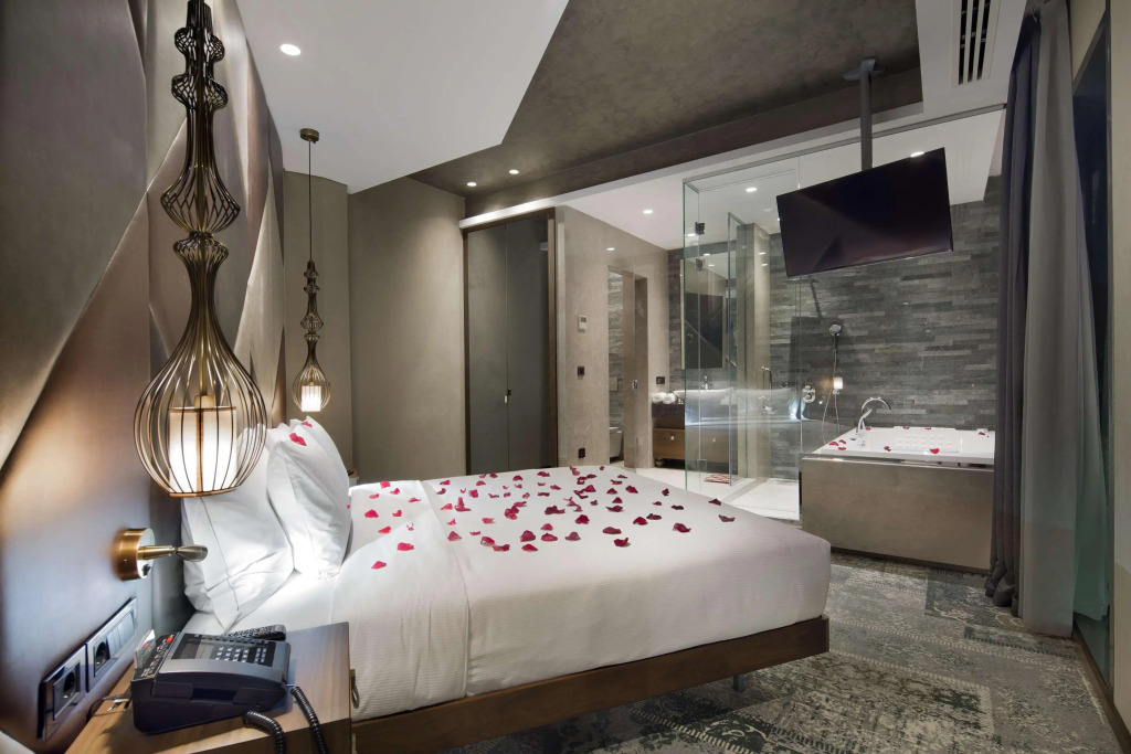 DoubleTree by Hilton Hotel Istanbul - Piyalepasa - фото 27