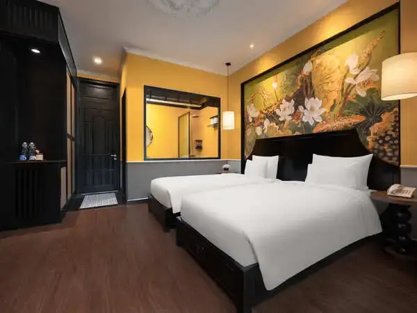 Deluxe room with balcony and with pool view