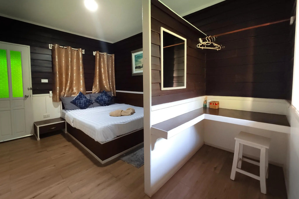 Standard Double room with garden view (full double bed)