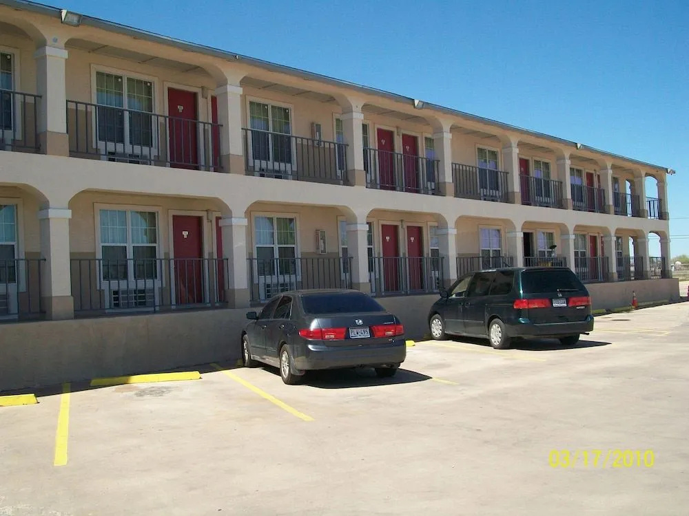 Villa West Inn