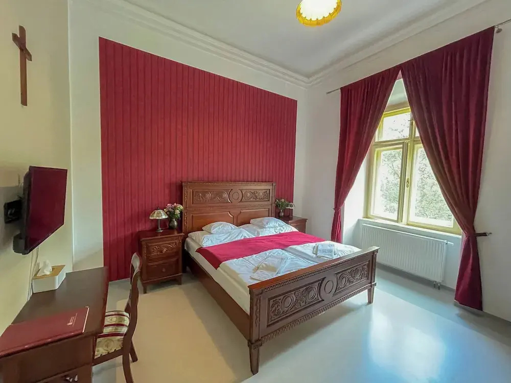 Superior Double room (full double bed)