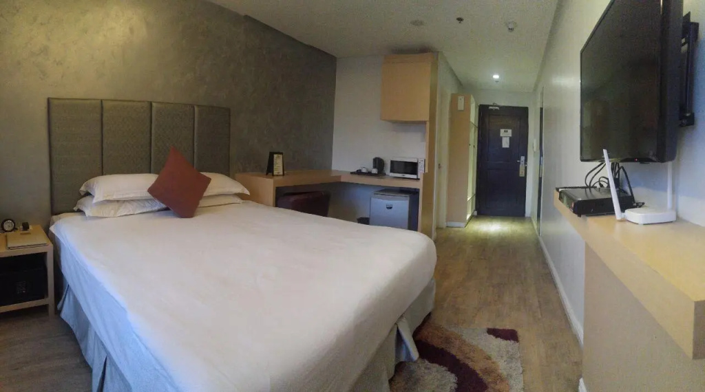Premier Double Studio with partial view (full double bed)