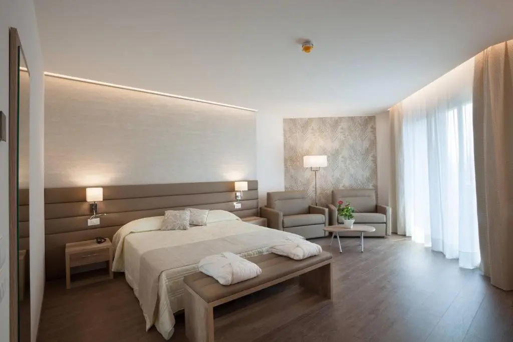 Superior Double room (full double bed)