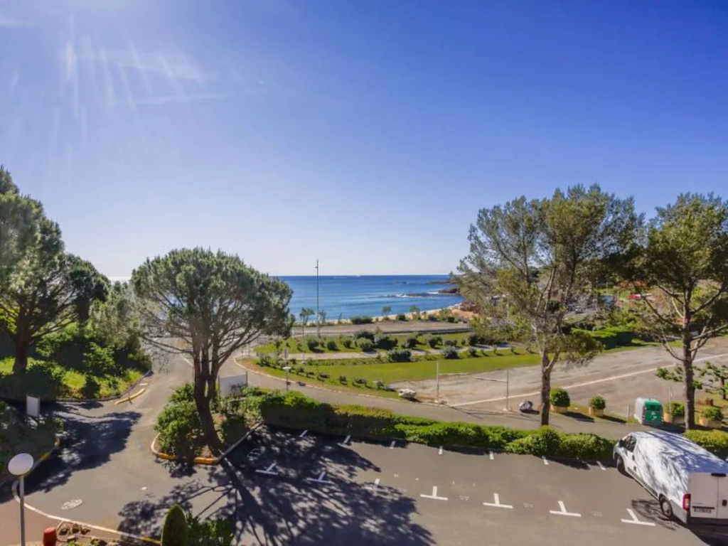 Beach & Waterfront