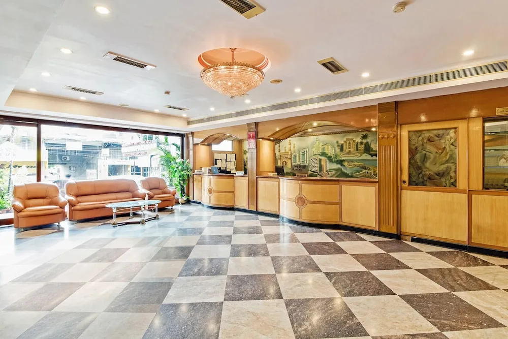Lobby & Reception