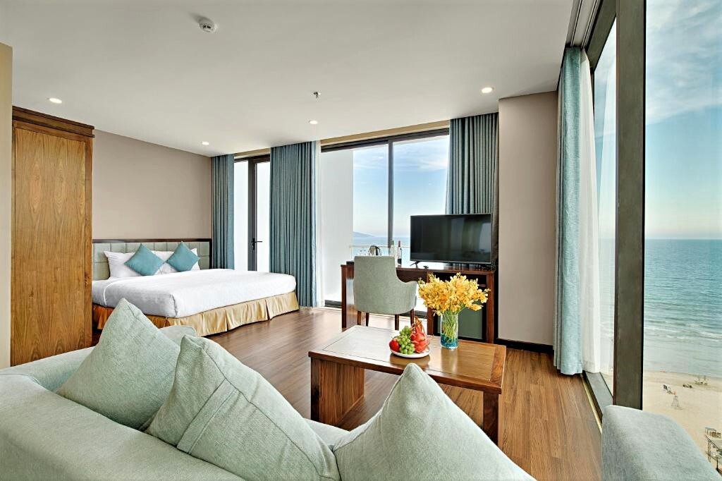 Yarra Ocean Suite Danang