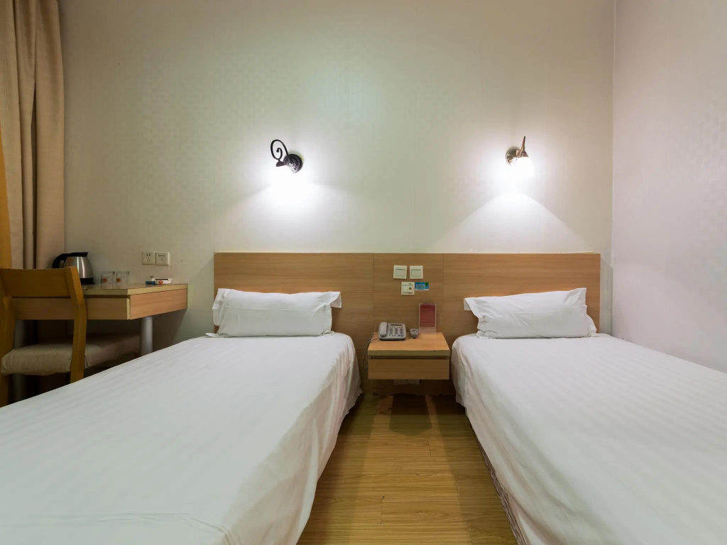 Economy Double room (twin beds)