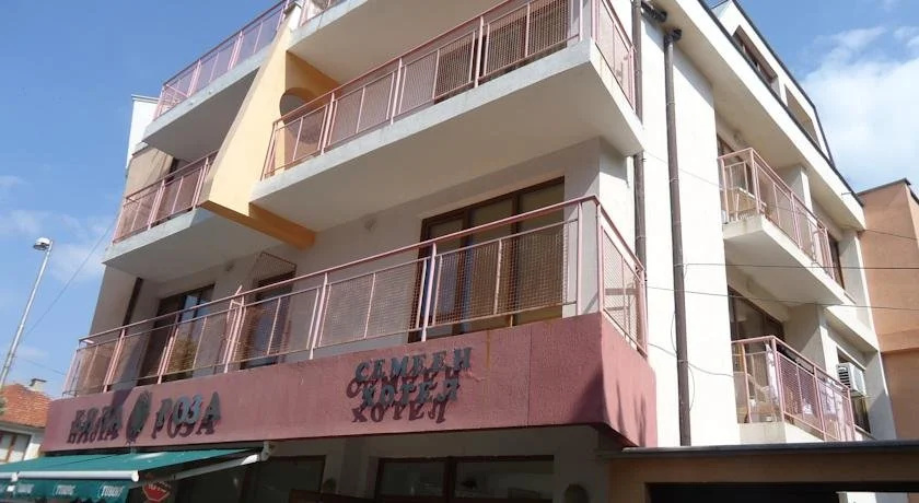 White Rose Family Hotel