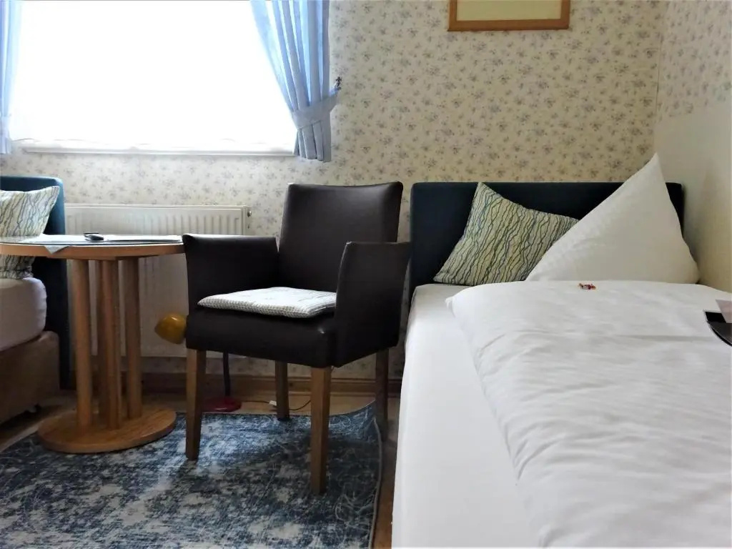 Pension Zur Fhrbrcke - Chambres