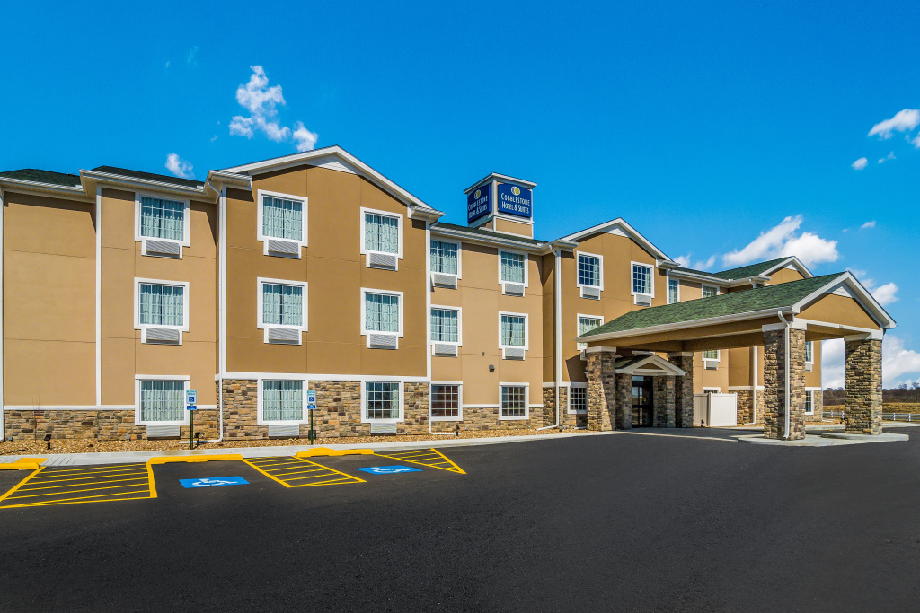 Cobblestone Hotel & Suites - Newport
