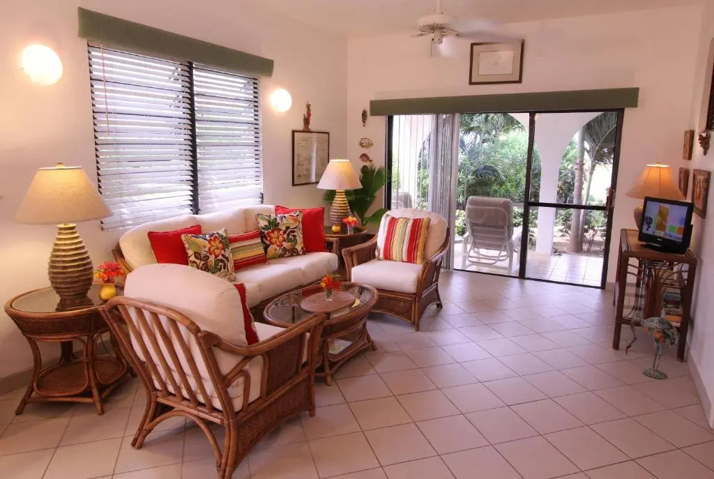 2 Bedrooms Apartment beachfront