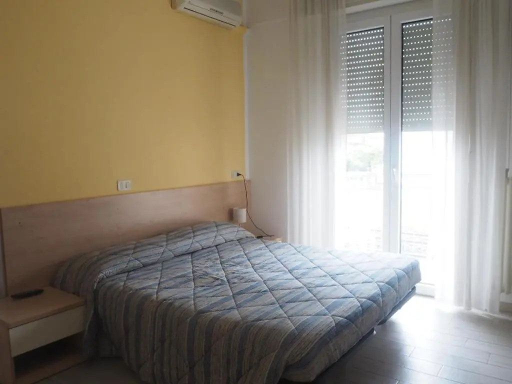 Standard Double room with balcony (full double bed)