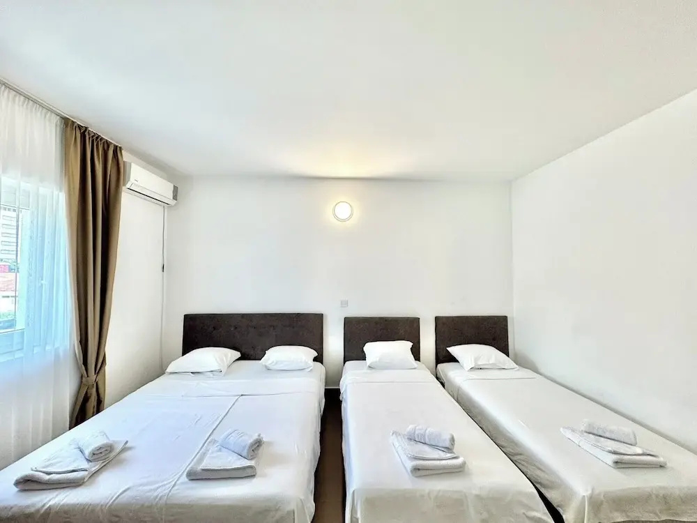 Economy room