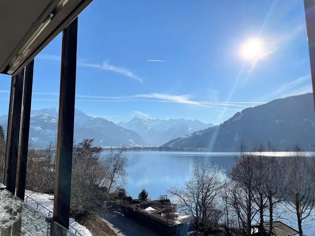 四臥室湖景豪華四人公寓
