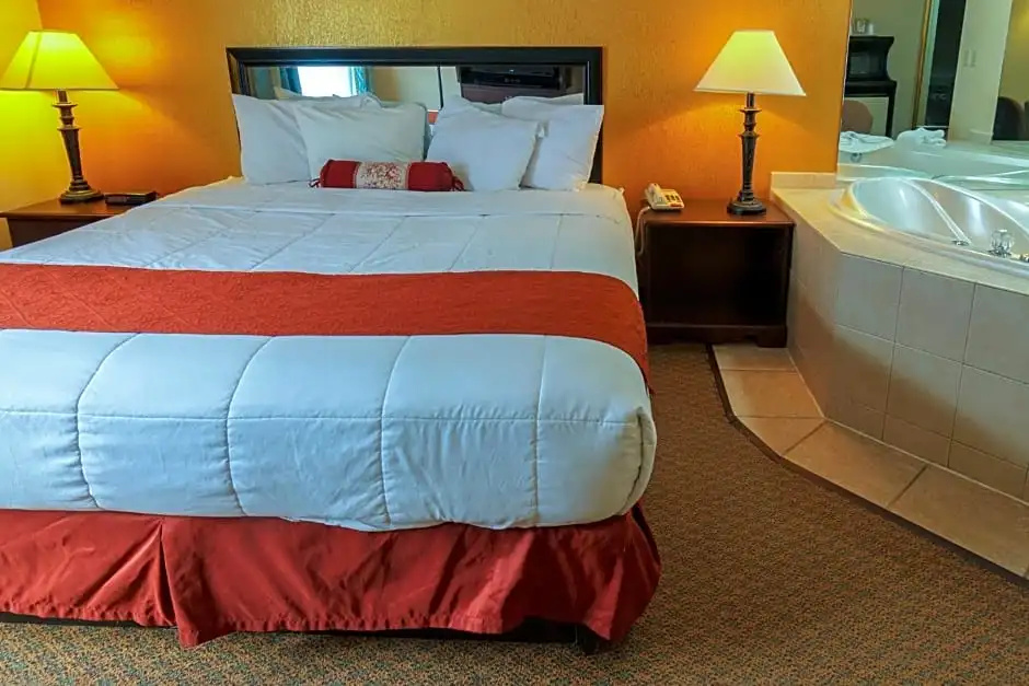 Double Suite (full double bed)