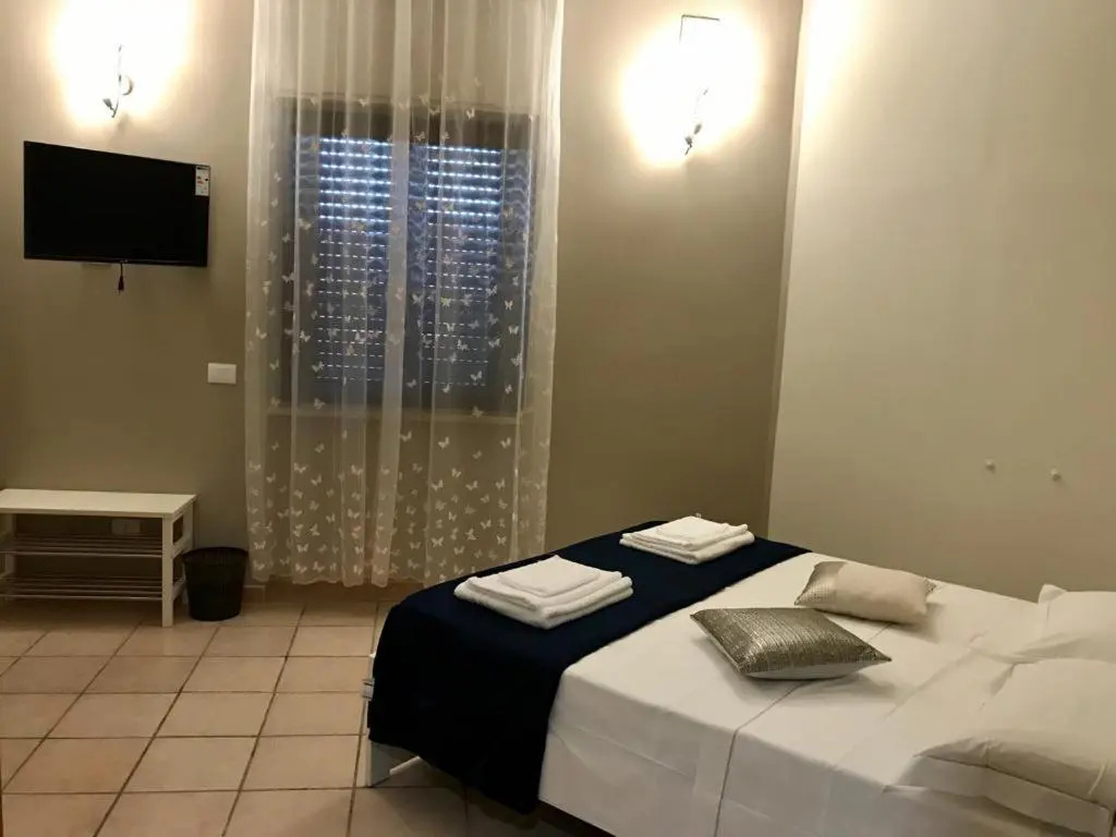 Standard Double room (full double bed)