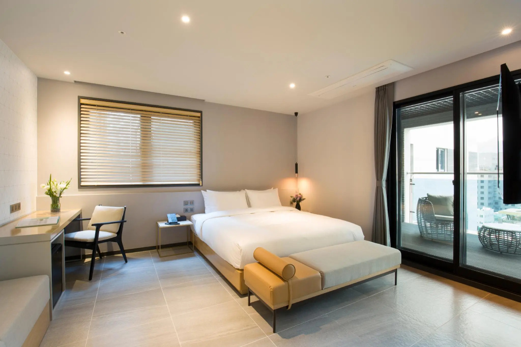 Standard room with balcony