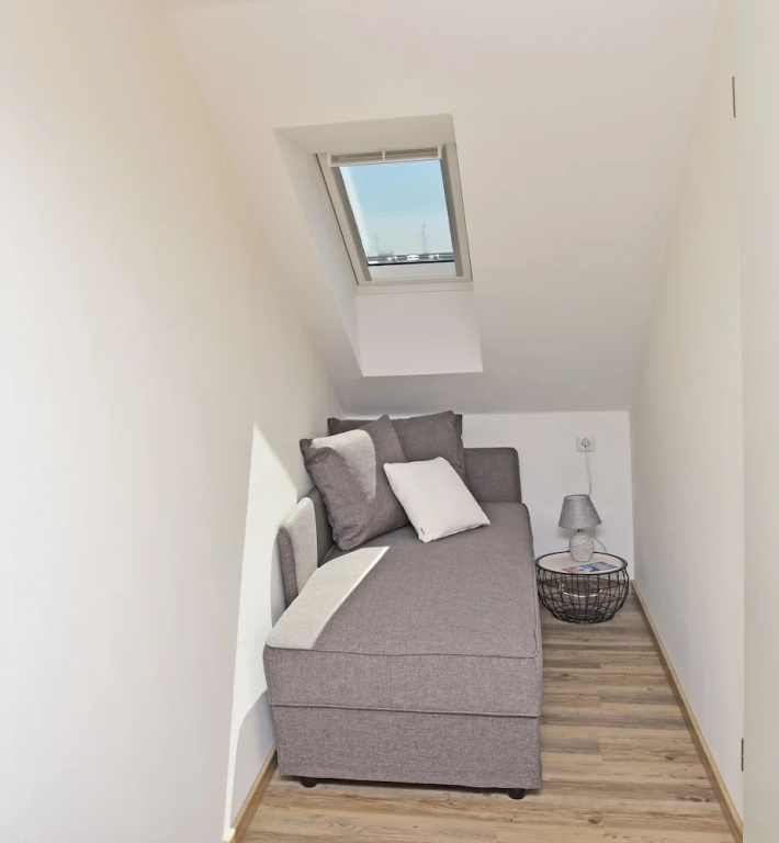 Standard Double room with city view (full double bed)