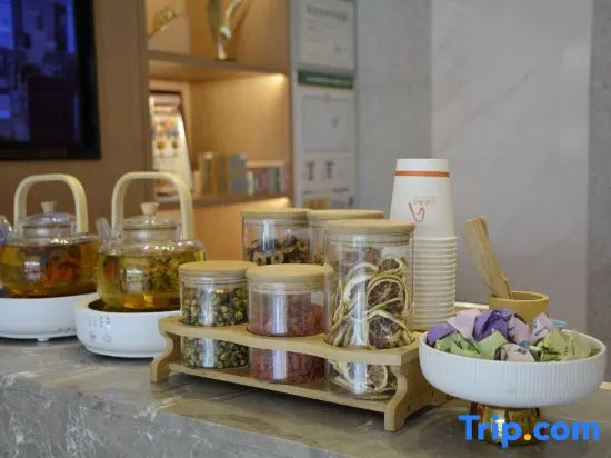 Food & Beverage