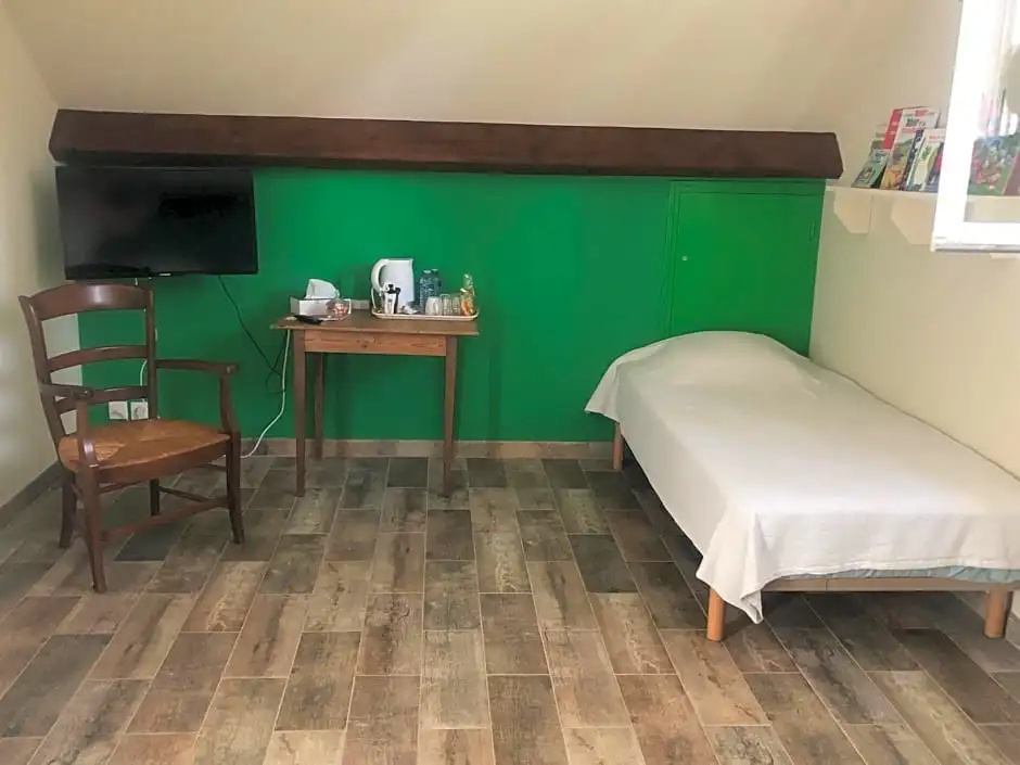 Voir la photo 2 — Au nom des reines