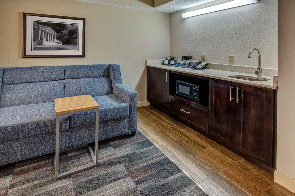 1 Bedroom Double Suite (full double bed)
