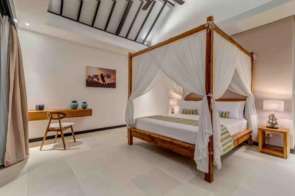 4 Bedrooms Villa