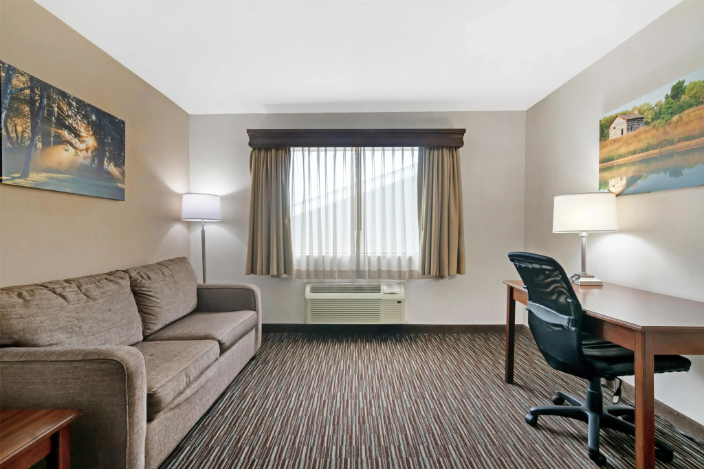 Double Suite (full double bed)