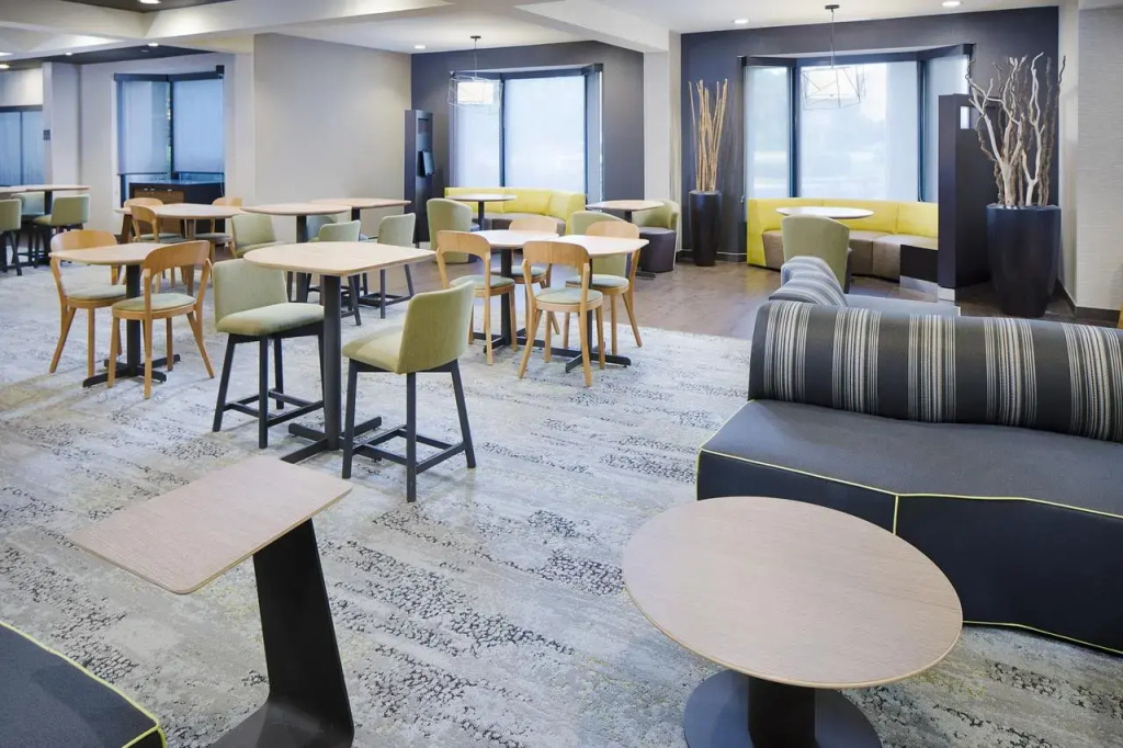 Courtyard by Marriott Richmond Airport - Général