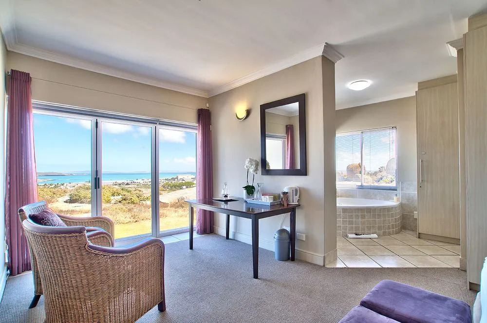 At The Rocks - фото 7