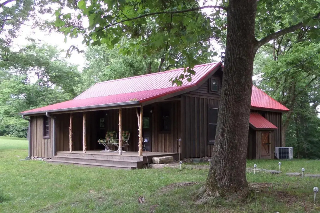 War Eagle Homestead Cabin