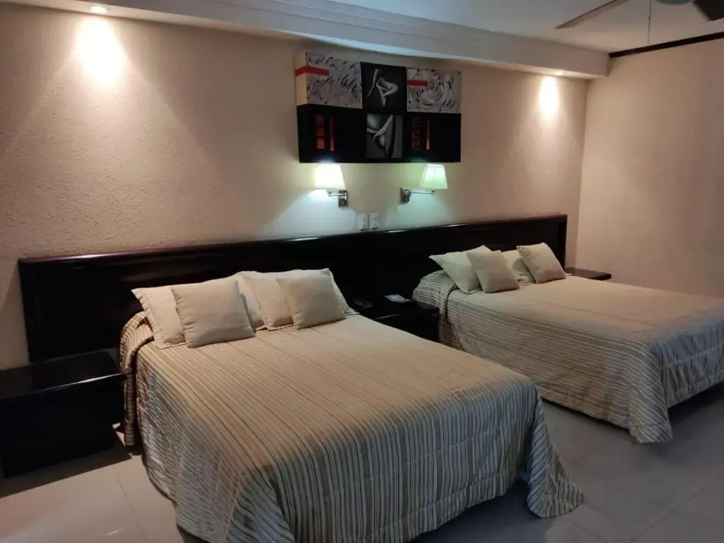 Deluxe Double room (full double bed)