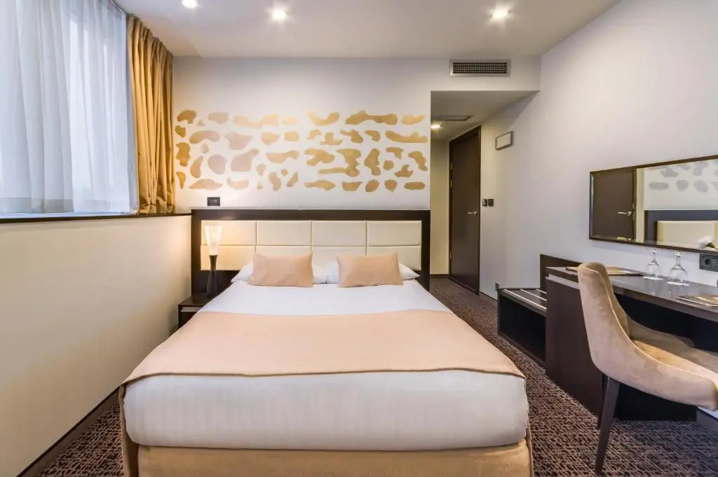 Standard Double room (full double bed)