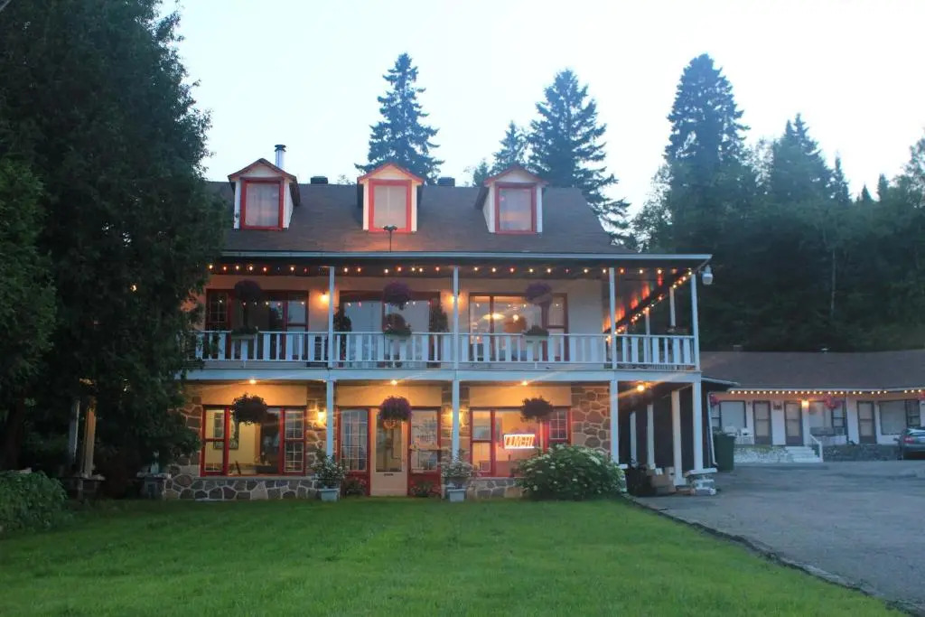 Motel Des Pays D'en Haut